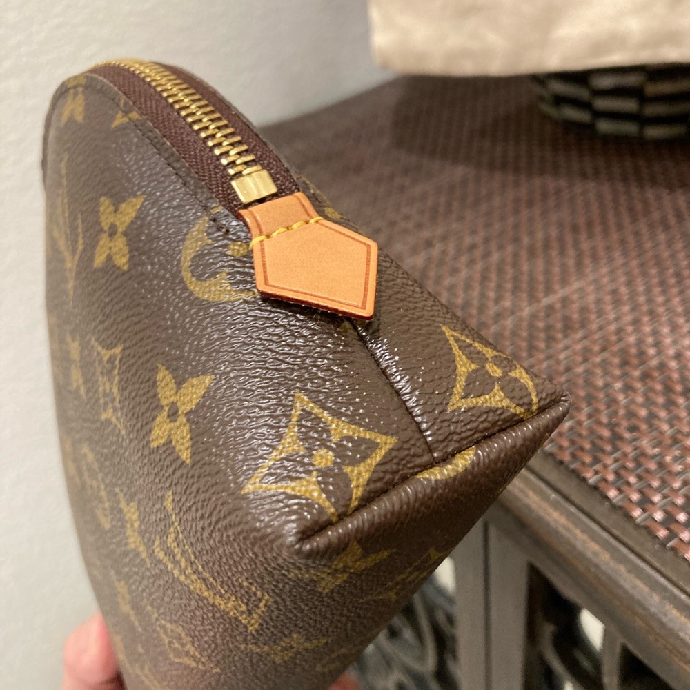 Louis Vuitton Cosmetic Pouch GM same size as new version MM - Picture 4 of 12